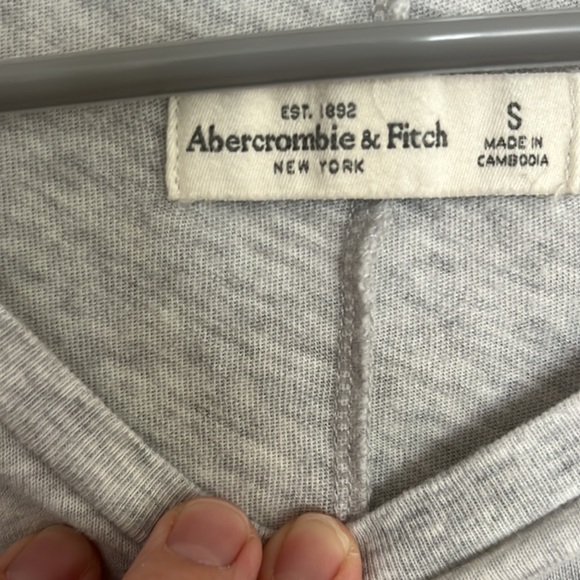 Abercrombie and Fitch women’s t-shirt. Size small - Picture 2 of 3